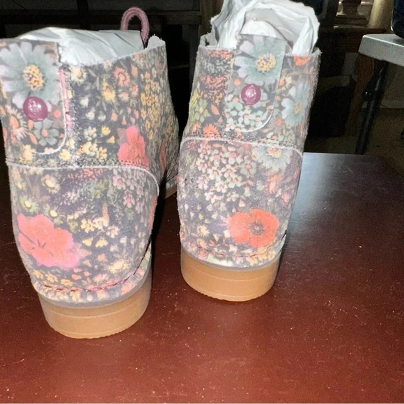 🆕 Women’s Floral Hush Puppy Booties size 10 - Picture 2 of 7